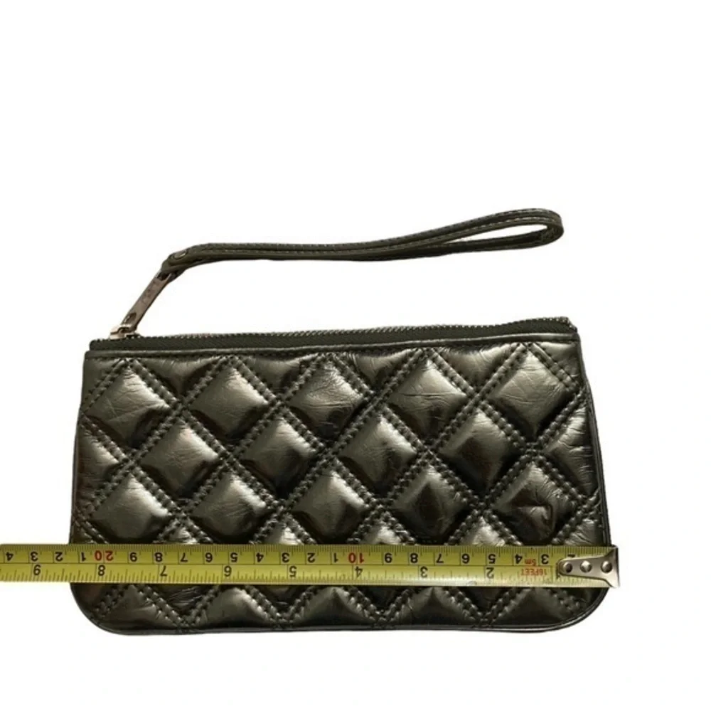 Marc jacobs metallic quilted wristlet bag